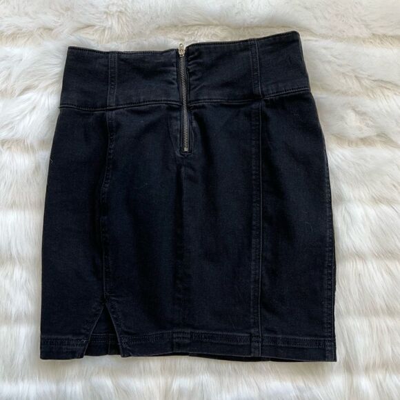 SO High Waisted Mini Skirt (26) - Picture 5 of 8